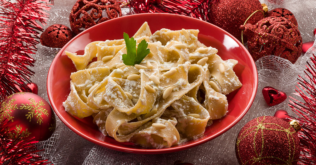Lagane alla crema di formaggi e pinoli