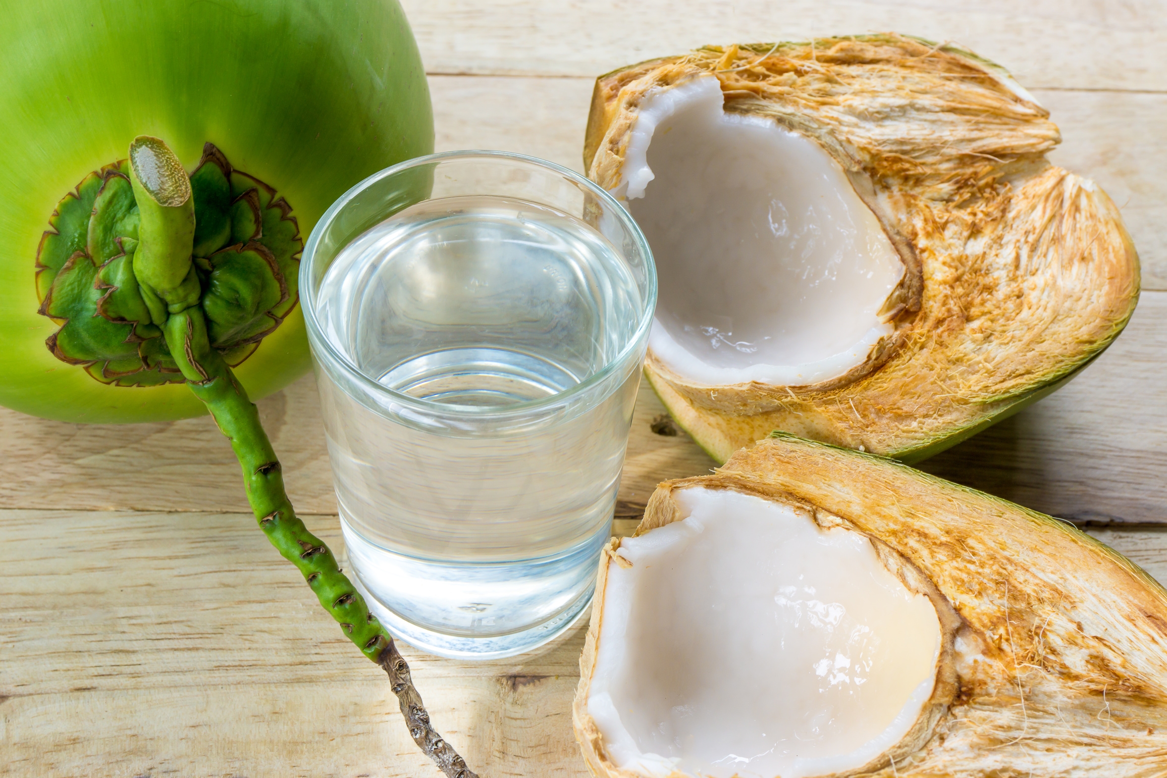 Acqua di cocco, ideale per reidratarsi in estate 