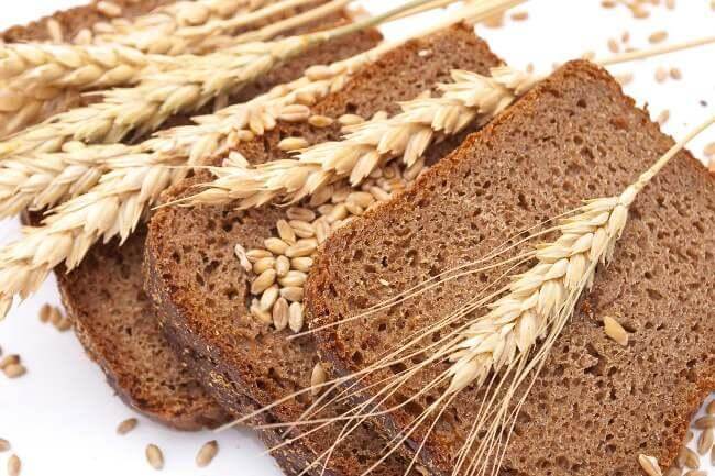 pane di segale o integrale per perdere peso