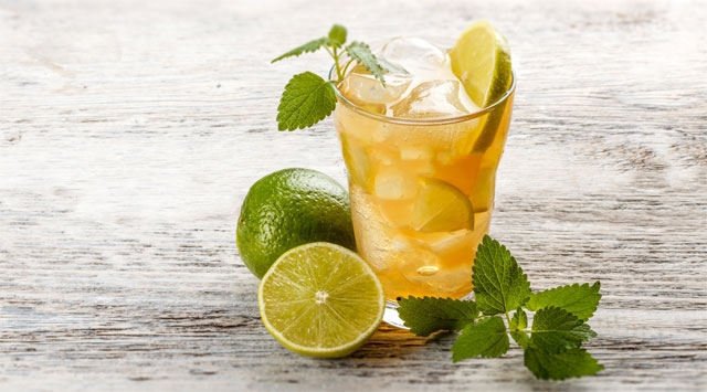 Contro afa e gastrite largo alle tisane fredde