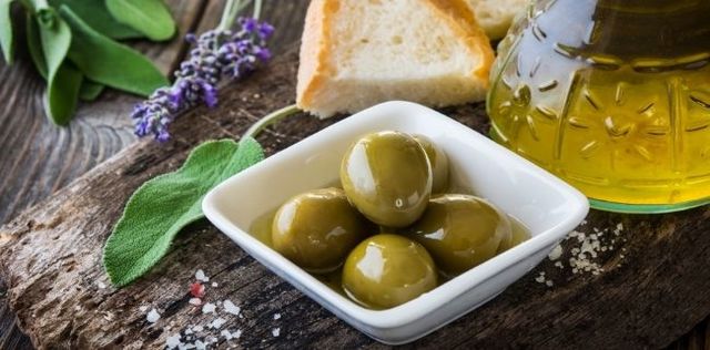 Le mille proprietà dell'olio extravergine di oliva
