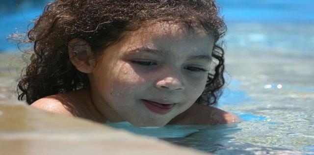 Gli integratori giusti per proteggere i bambini dall'afa